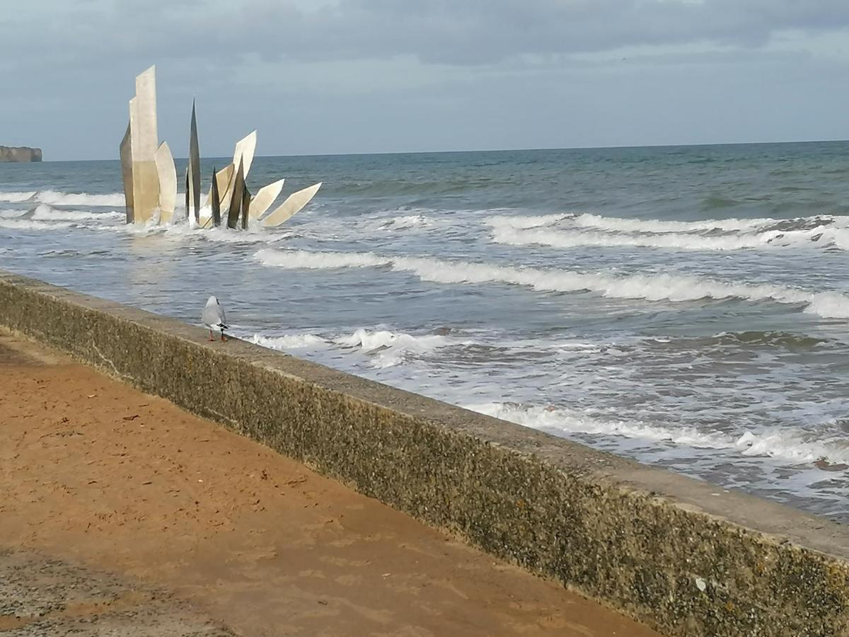 Campagne proche Bayeux et plages du débarquement. Crouay Extérieur photo