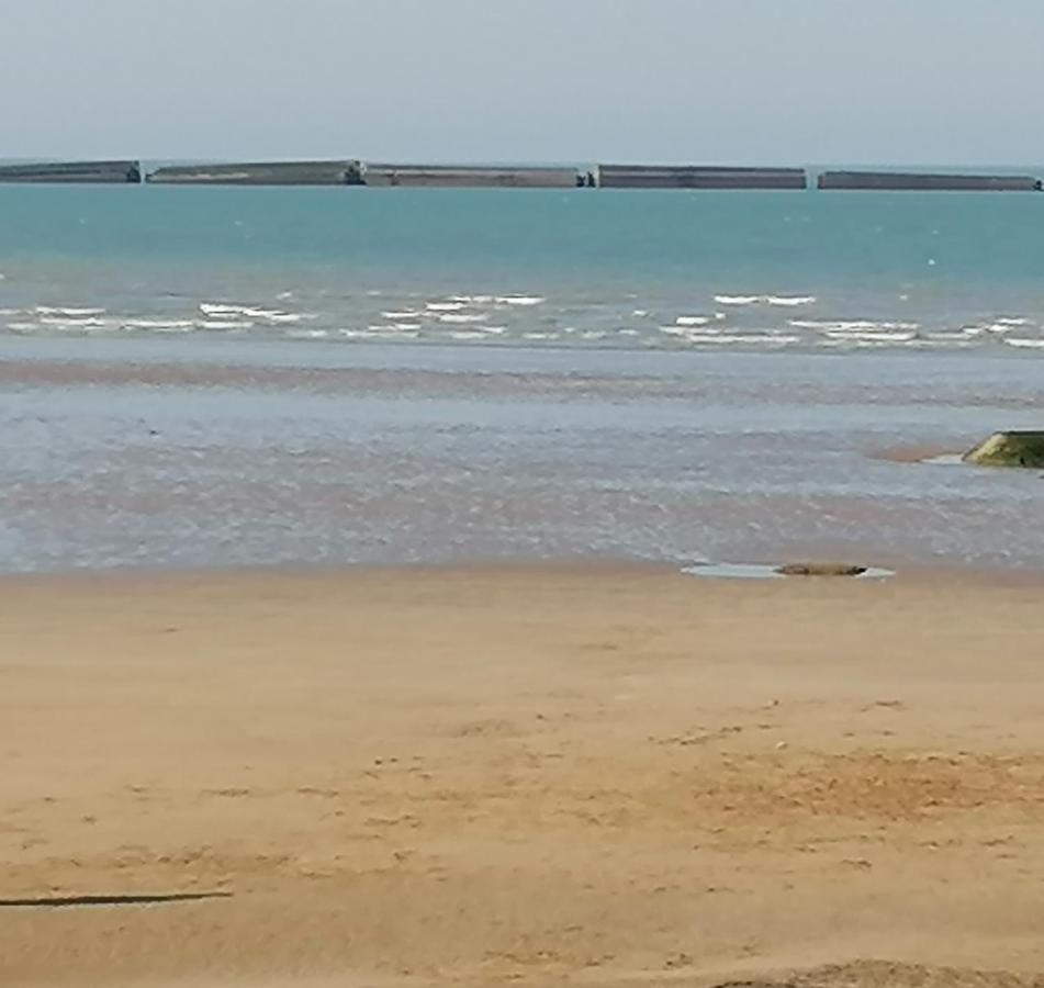 Campagne proche Bayeux et plages du débarquement. Crouay Extérieur photo